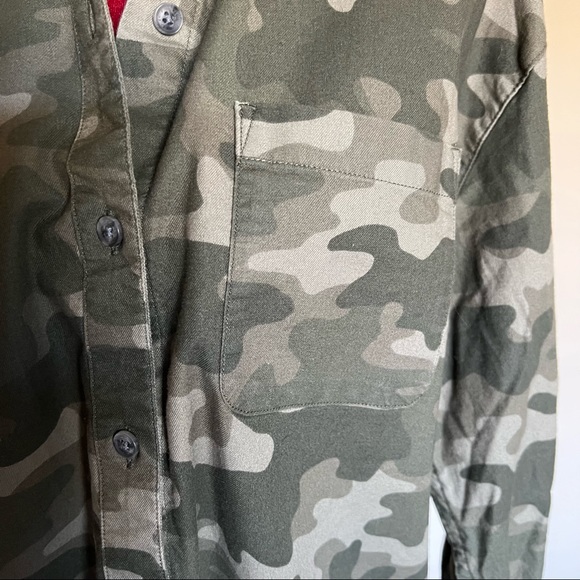 Eddie Bauer Boyfriend fit cami shirt - Picture 4 of 10